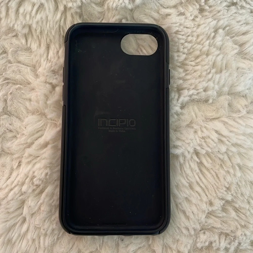 iPhone 5 cover in black no damage perfect condition all black, a thick over